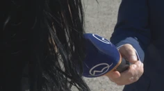 Mladá žena naletela drzým podvodníkom. Uverila, že jej lacnejšie opravia auto
