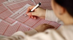 Žena tipovala rovnaké čísla 30 rokov. Vyplatilo sa jej to rozprávkovou výhrou