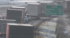 Koniec sviatkov na cestách: Za Ružomberkom stáli vodiči v 10-kilometrovej kolóne