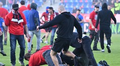 VIDEO: Stolička do štúdia i hromadná fanúšikovská bitka. Sparta získala double v „nedôstojnom“ finále