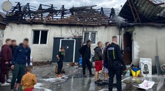 Domy v plameňoch. V osade v Plaveckom Štvrtku na Záhorí horelo, plamene zachvátili niekoľko striech