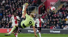 VIDEO: Haaland nožnicami vystrihol tri body pre City. Trápenie Chelsea pokračuje aj bez Pottera