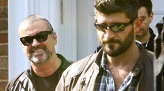 Mohol ešte žiť? Priateľ Georgea Michaela priznal, že v osudnú noc spal v aute