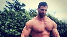 Toto je už choroba! Má božské telo, on si myslí, že je nechutný a príliš chudý