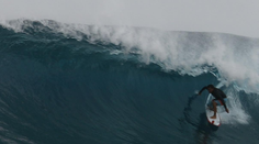 Zomrel tam, kde to miloval. Hviezdnemu surfistovi pretrhla stehennú tepnu vlastná doska