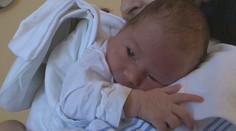 Na Slovensku i v okolitých krajinách klesá pôrodnosť. Vlády štátov hľadajú riešenie