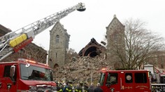 VIDEO: Veža kostola sa z ničoho nič zrútila. Spod trosiek vytiahli ženu