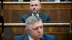 Prieskum dôveryhodnosti: Pellegrini sa vzdialil Ficovi, výrazný skok jedného z opozičných lídrov