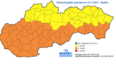 Teplota nás potrápi aj v noci. V týchto okresoch platí výstraha