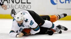 NHL: V Zápase hviezd je kapitán, ale tréner ho poslal na farmu