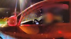 VIDEO: Kľúče zobral z maminej kabelky. Chlapec (15) sa vozil po nočnej Bratislave, policajti zostali v šoku