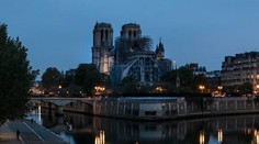 Požiar katedrály Notre-Dame sa podarilo uhasiť