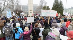 Učitelia štrajkovali v Leviciach: Zotrváme tak dlho, ako bude potrebné