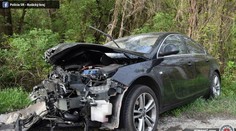 Mladý vodič zaspal na rovnom úseku, čelne sa zrazil s iným autom