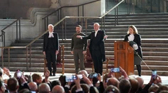 Zelenskyj v britskom parlamente žiadal o stíhačky. Večer sa v Paríži stretne s Macronom a Scholzom