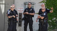 Pre bombovú hrozbu na univerzite v Los Angeles evakuovali internáty