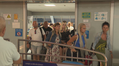 Frustrovaní, no šťastní, že sú konečne doma. Dvesto Slovákov čakalo na odlet z Turecka 25 hodín