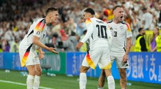 VIDEO: Tri neuznané góly, penalta i prerušenie kvôli bleskom. Nemci porazili Dánov v zápase, ktorý mal všetko