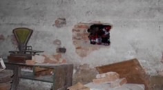 Zlodej artista. Do predajne sa dostal cez maličké otvory