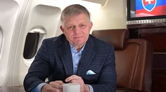Fico sa v Paríži stretne s Macronom. Premiér hovorí o „obrovskej“ agende