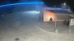 Prišiel, podpálil kôš na benzínke a odišiel. Vystopovali sme pomaly chodiaceho muža so zapaľovačom