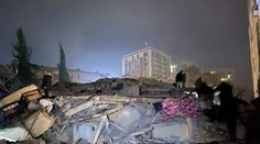 Bývalého hráča Chelsea v Turecku vyslobodili spod trosiek po zemetrasení. Previezli ho do nemocnice