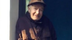 Tajný milionár žil v chatrči bez vody a kúrenia. Neuveríte, koľko mal v banke peňazí