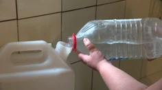 Doma sa nesprchovali už celé mesiace. Prístup k vode na Slovensku stále nie je samozrejmosť