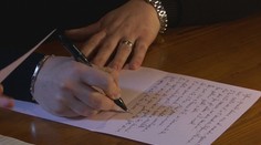 Píše zaľúbené listy na objednávku, za jeden si účtuje aj 70 eur