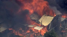 Mohutný požiar ohrozuje austrálske mesto Perth, plamene už pohltili niektoré budovy