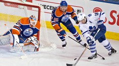 Duel Marinčina s Pánikom pre obrancu Oilers