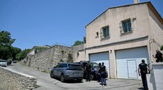 Masaker po svadobnej hostine. Maskovaní útočníci zavraždili nevestu a zranili ženícha a 13-ročné dieťa