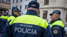 Muž, ktorý súložil s manželkou na železničnej stanici na Liptove, ide na 120 dní do basy. Sudca vysvetlil prečo