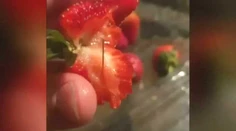 Žena, ktorá schovávala ihly do jahôd, sa postavila pred súd. Prečo to robila?
