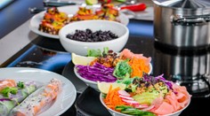 Zdravé menu pre celú rodinu: Urobte si obľúbené poké, jarné rolky či hummus