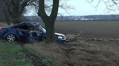 Vyhasol mladý život: Mladík (†20) vo veľkej rýchlosti narazil do stromu