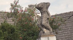 Za týmto pomníkom sa skrýva hrozivá minulosť obce Horné Ladce