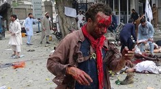 K samovražednému útoku pred bankou sa prihlásil IS