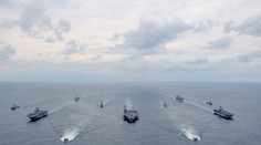 Čas sa kráti, začnite rokovať, vyzval Trump Teherán. USA zhromaždili ešte väčšiu flotilu ako pred útokom na Venezuelu