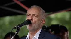 Líder britskej opozície chce byť premiérom. Taktiež sľubuje posunutie brexitu