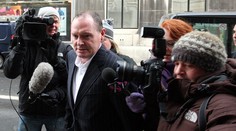 Gascoigne si sype popol na hlavu