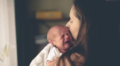 VIDEO: Ako rýchlo utíšiť plačúce dieťa? Tento trik pediatra zaberie okamžite