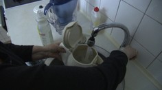 Seniori sú mesiac bez teplej vody. Na vlažnú čakajú hodinu a pol