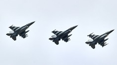 VIDEO: Stíhačky F-16 smerujú na Slovensko. Takto vzlietli z USA