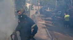 Grécki hasiči si nevedia poradiť s požiarmi, v Aténach je už nedýchateľný vzduch