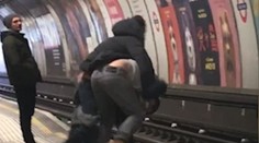 Unikli zrážke s vlakom len o chlp. Išlo im o život