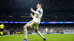 VIDEO: Real Madrid je jednou nohou vo štvrťfinále LM, Valverde zažiaril hetrikom. Nórsky zázrak neprestáva udivovať