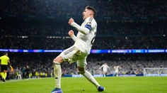 VIDEO: Real Madrid je jednou nohou vo štvrťfinále LM, Valverde zažiaril hetrikom. Nórsky zázrak neprestáva udivovať