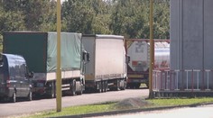 Pred hranicou v Užhorode uviazli stovky kamiónov. Niektorí vodiči sú tam už vyše týždeň