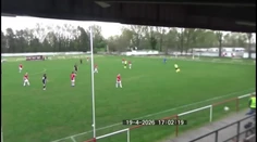 VIDEO: Strašidelný incident v nižšej slovenskej súťaži. Skúsený hráč napadol mladého rozhodcu, spôsobil mu traumu
